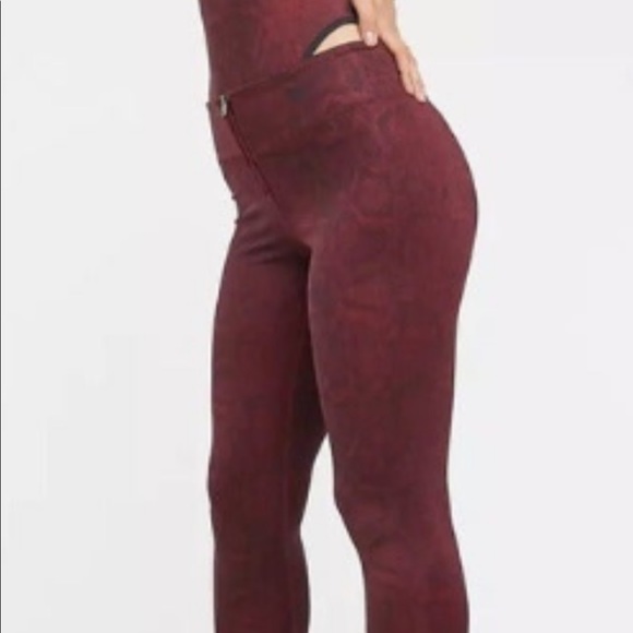 Nike Python Maroon Set - Picture 3 of 5